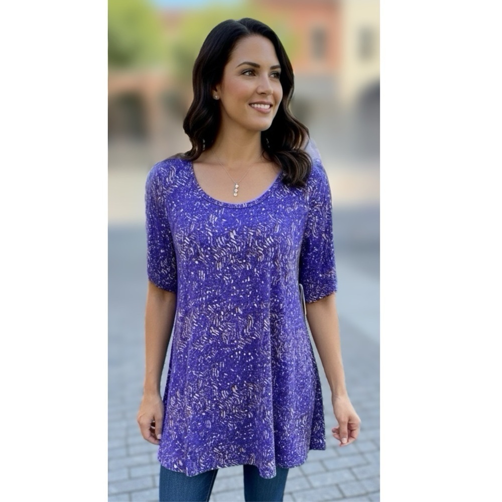 LuLaRoe Top Purple Floral Stretch Short Sleeve Perfect T Shirt Fits Size 0-6 New